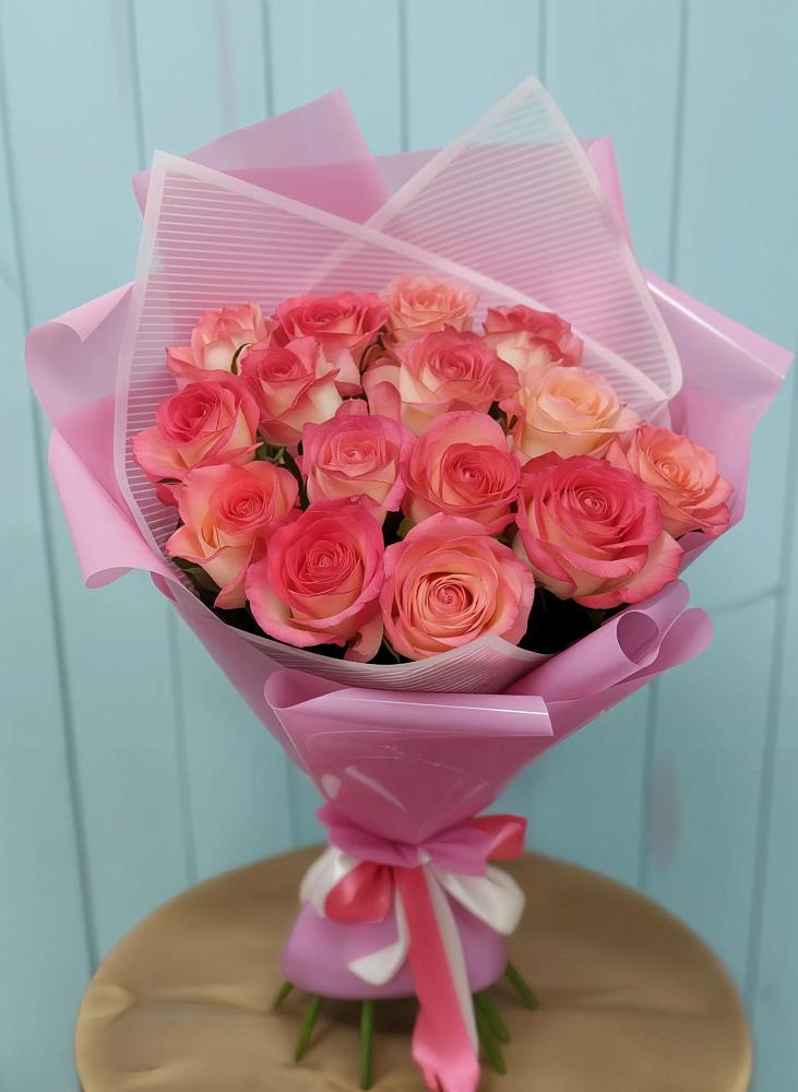 Букет 15 Розовых роз Равель в Нерюнгри