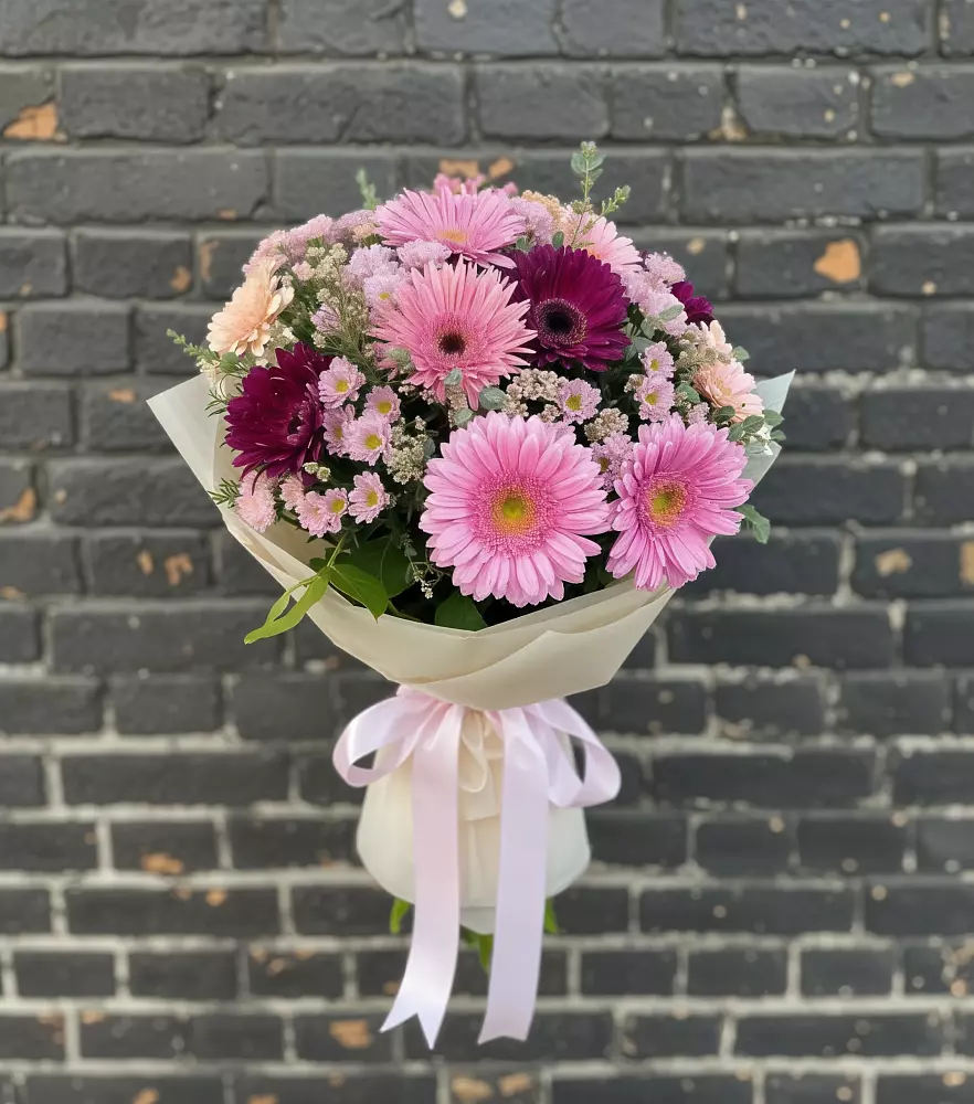 Букет цветов из: Герберы и Хризантемы в Нерюнгри