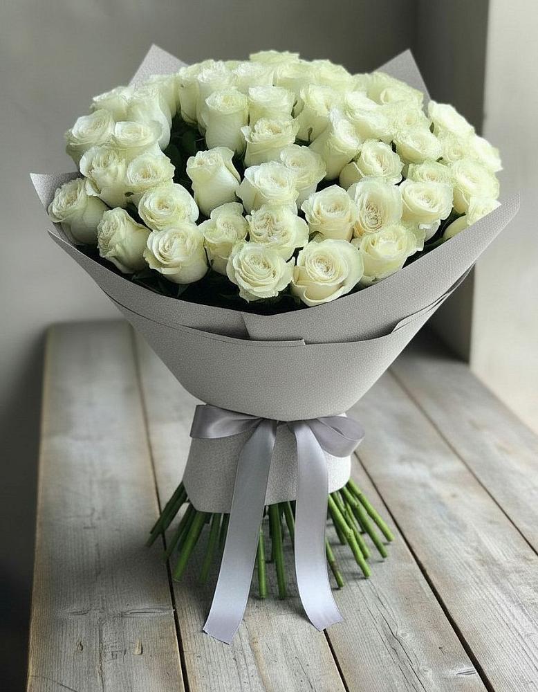 Букет 35 Белых роз в Нерюнгри