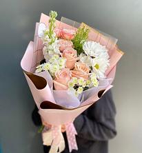 Букет цветов из:  Хризантемы и Розы в Нерюнгри