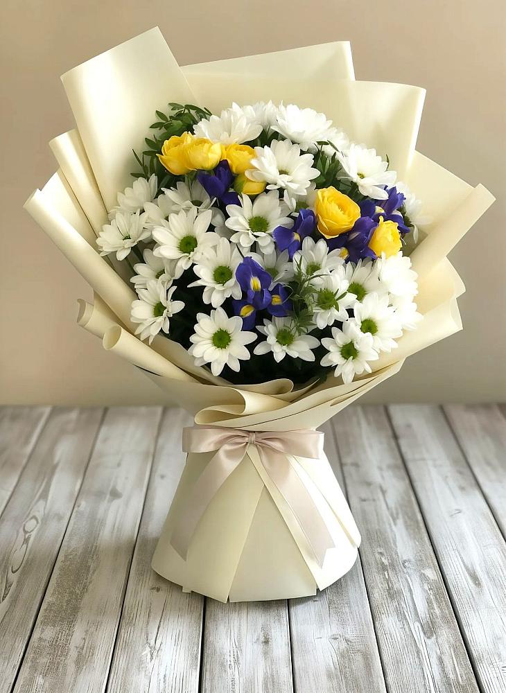 Букет цветов из: Ирисы, Хризантемы и Розы в Нерюнгри