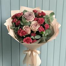 Букет цветов из:  Гвоздики и Розы в Нерюнгри