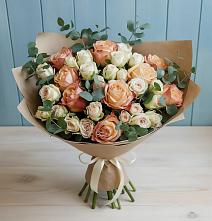 Букет цветов из:  Альстромерии и Розы в Нерюнгри