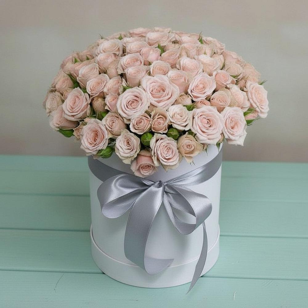 Цветочная композиция из Розы в шляпной коробке в Нерюнгри