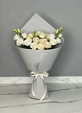 Букет цветов из:  Розы и Лизиантусы в Нерюнгри